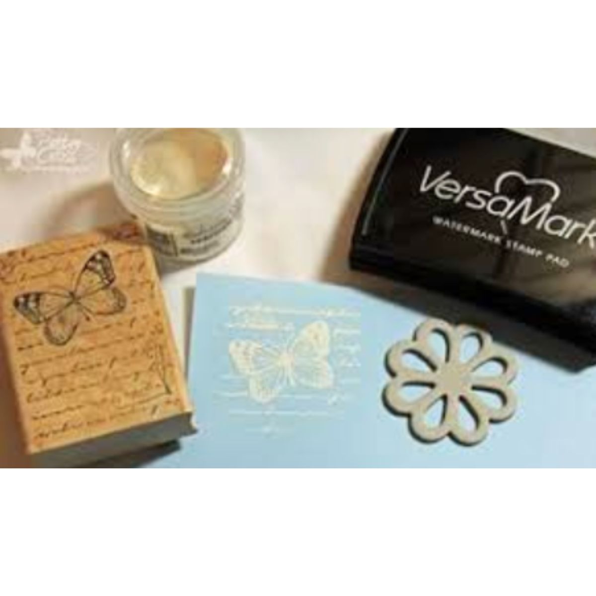 Whispers Seafoam White Opaque Embossing Powder / Polvo de Relieve Blanco Espuma Polvos de Embossing Darice