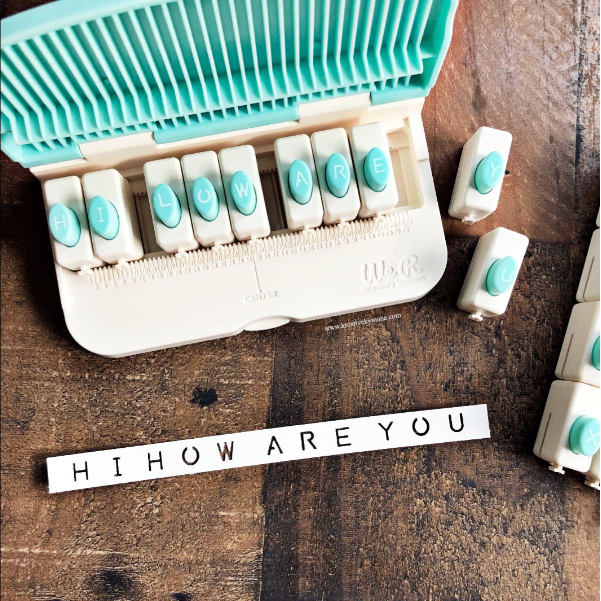 Word Punch Board / Perforadora Para Palabras Herramientas para Planners y Journals We R Memory Keepers