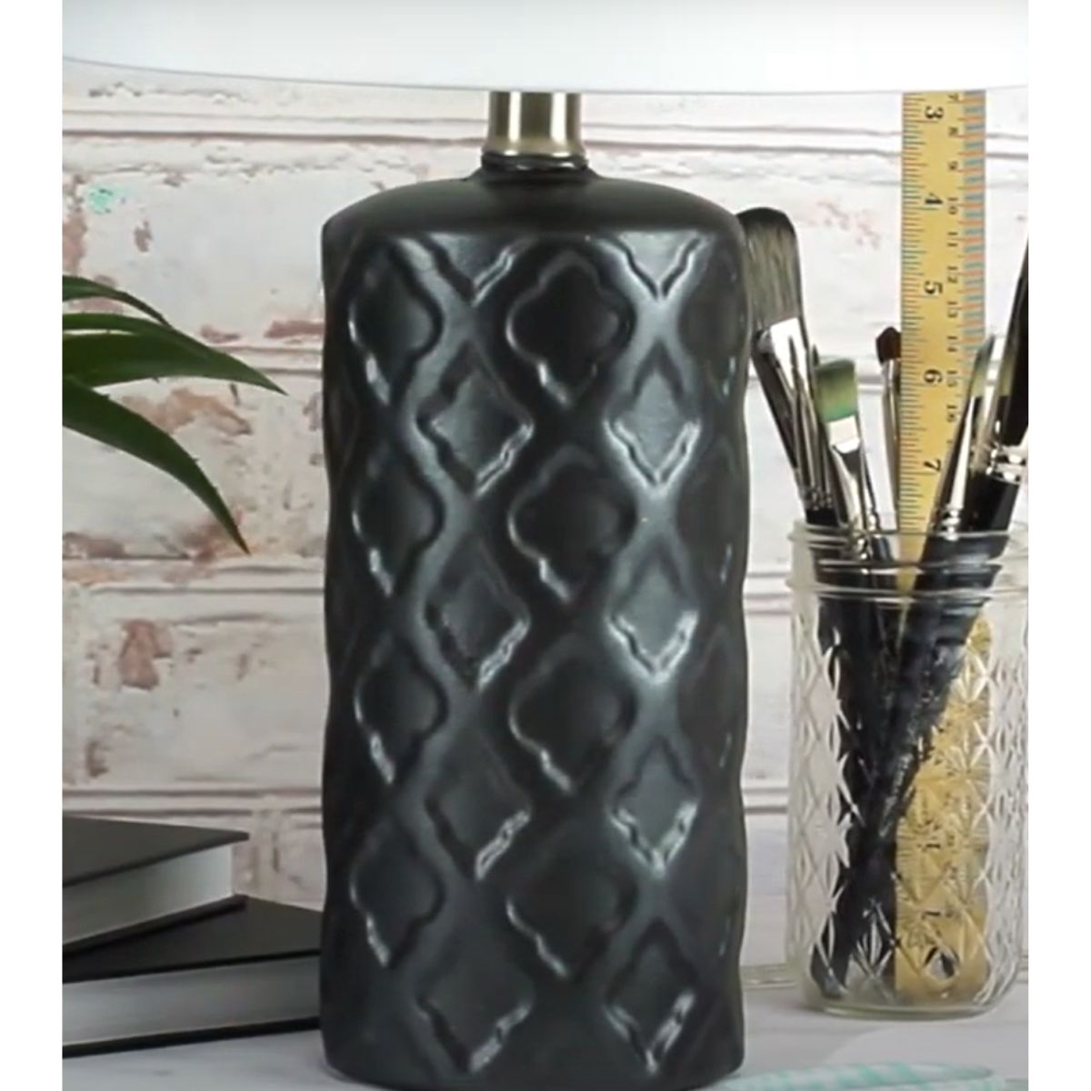 Acrylic Matte Metallics Charcoal / Pintura Acrílica Metálica Mate Color Carbon Acrìlicos DecoArt