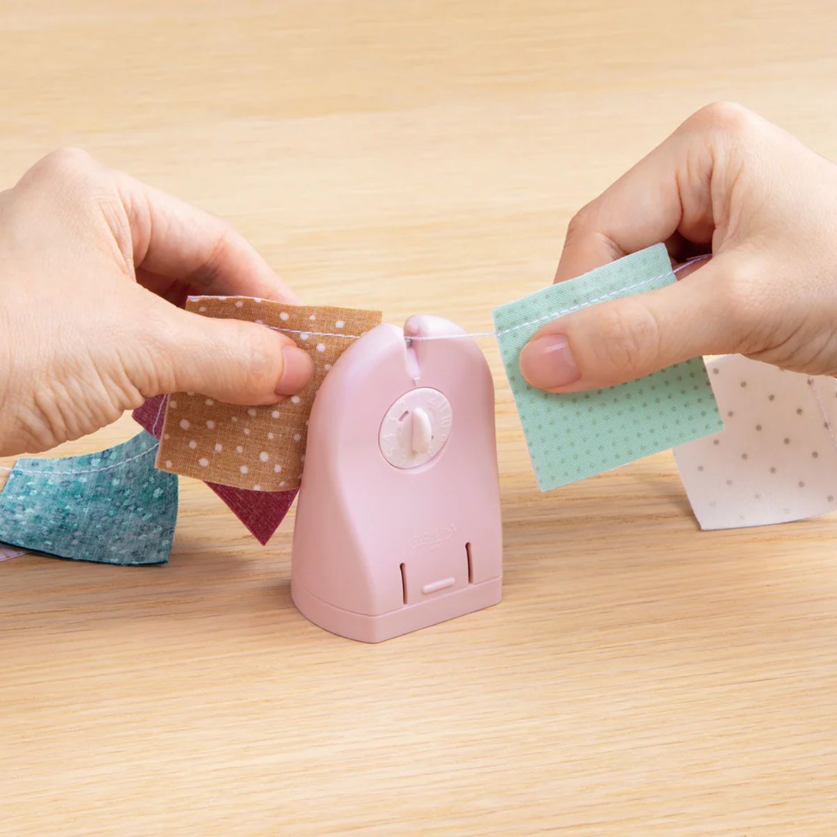 Quick Cut Thread Cutter / Cortador de Hilo Rápido Costura Clover