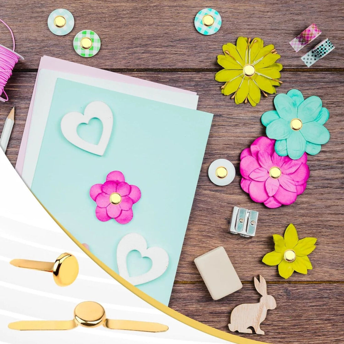 Gold Enamel Brads / Tachuelas Esmaltadas Dorado Adornos / Embellishments Darice