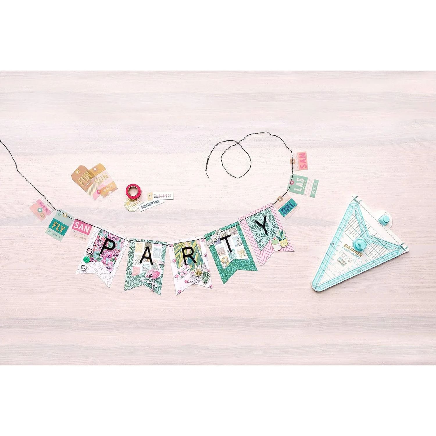 Banner Punch Board / Tabla Para Crear Banderines Herramientas We R Memory Keepers