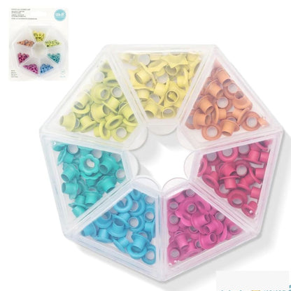 Bright Eyelets With Storage Case / Ojillos Colores Brillantes con Estuche Adornos / Embellishments We R Memory Keepers