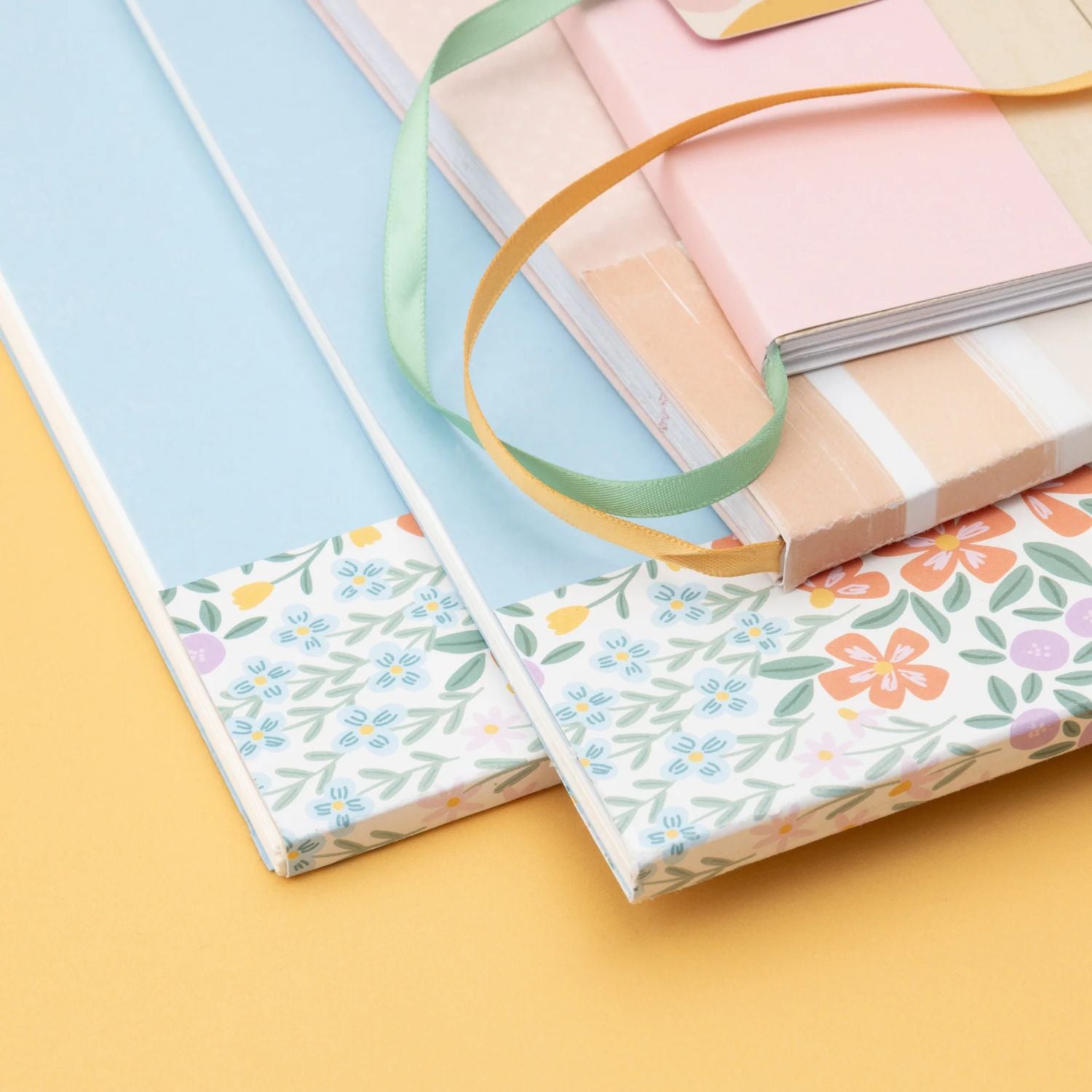 Thermal Cinch Glue Strips Bundle / 75 Tiras Adhesivas Térmicas Encuadernación Adhesivos / Pegamentos We R Makers