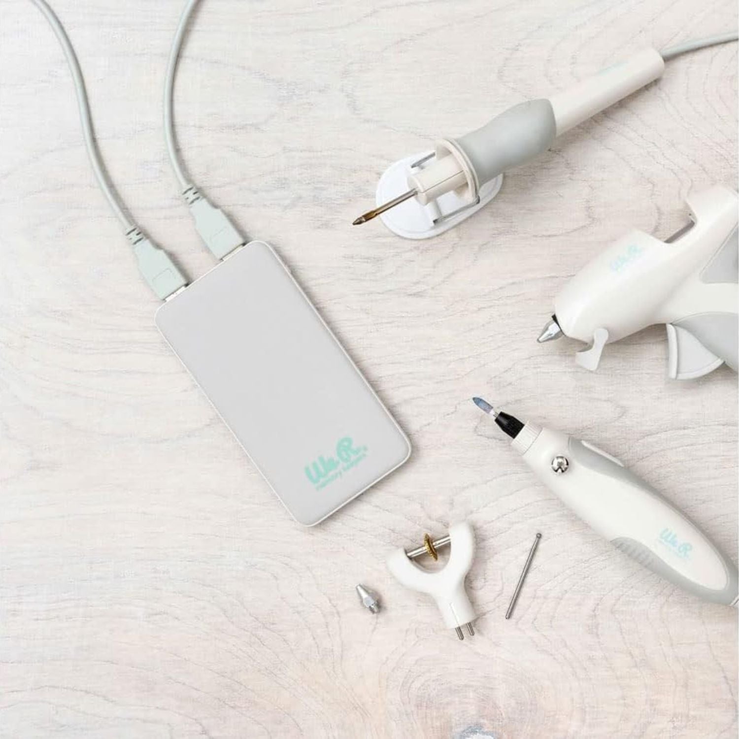 USB Power Tools Battery Pack / Bateria Portátil Entradas USB Herramientas We R Memory Keepers