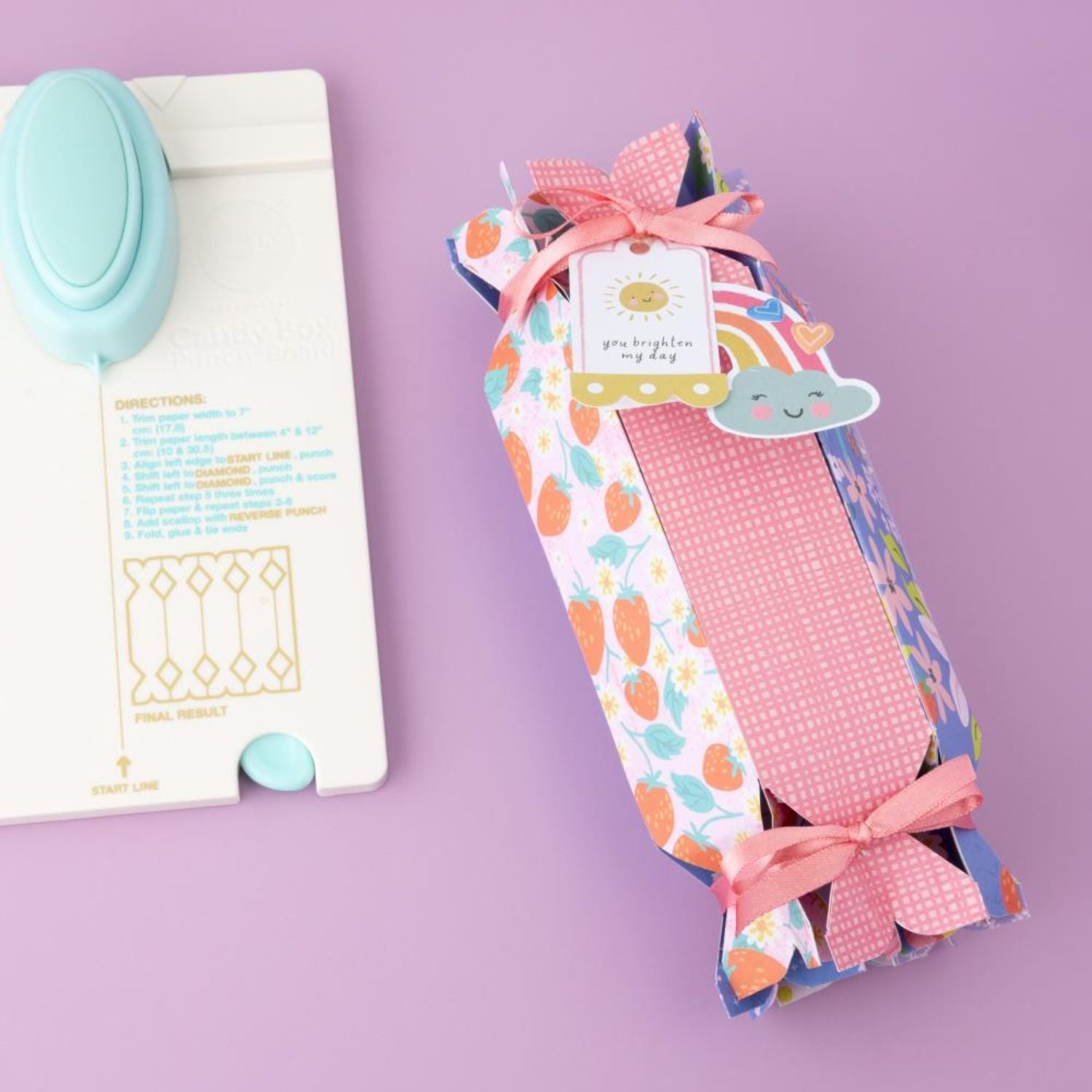 Candy Box Punch Board / Tabla para Crear Cajitas en Forma de Dulce Herramientas We R Memory Keepers