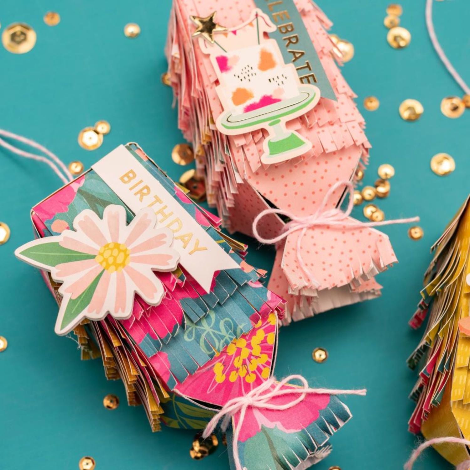 Candy Box Punch Board / Tabla para Crear Cajitas en Forma de Dulce Herramientas We R Memory Keepers