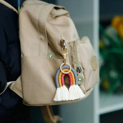 Llavero Arcoiris Gris y Beige Regalos Hobbees