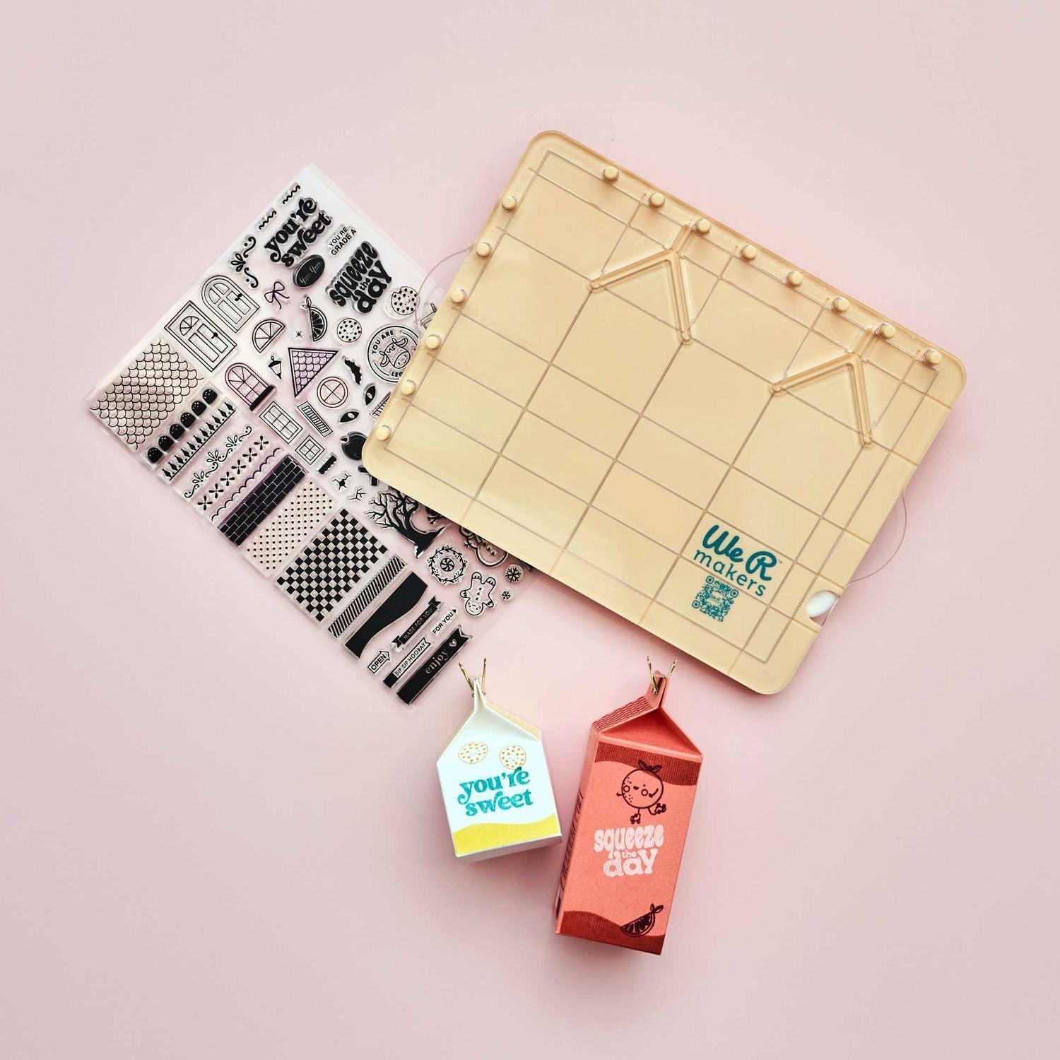 Stamp Board &amp; Stamps / Tabla Para Estampado Herramientas We R Makers