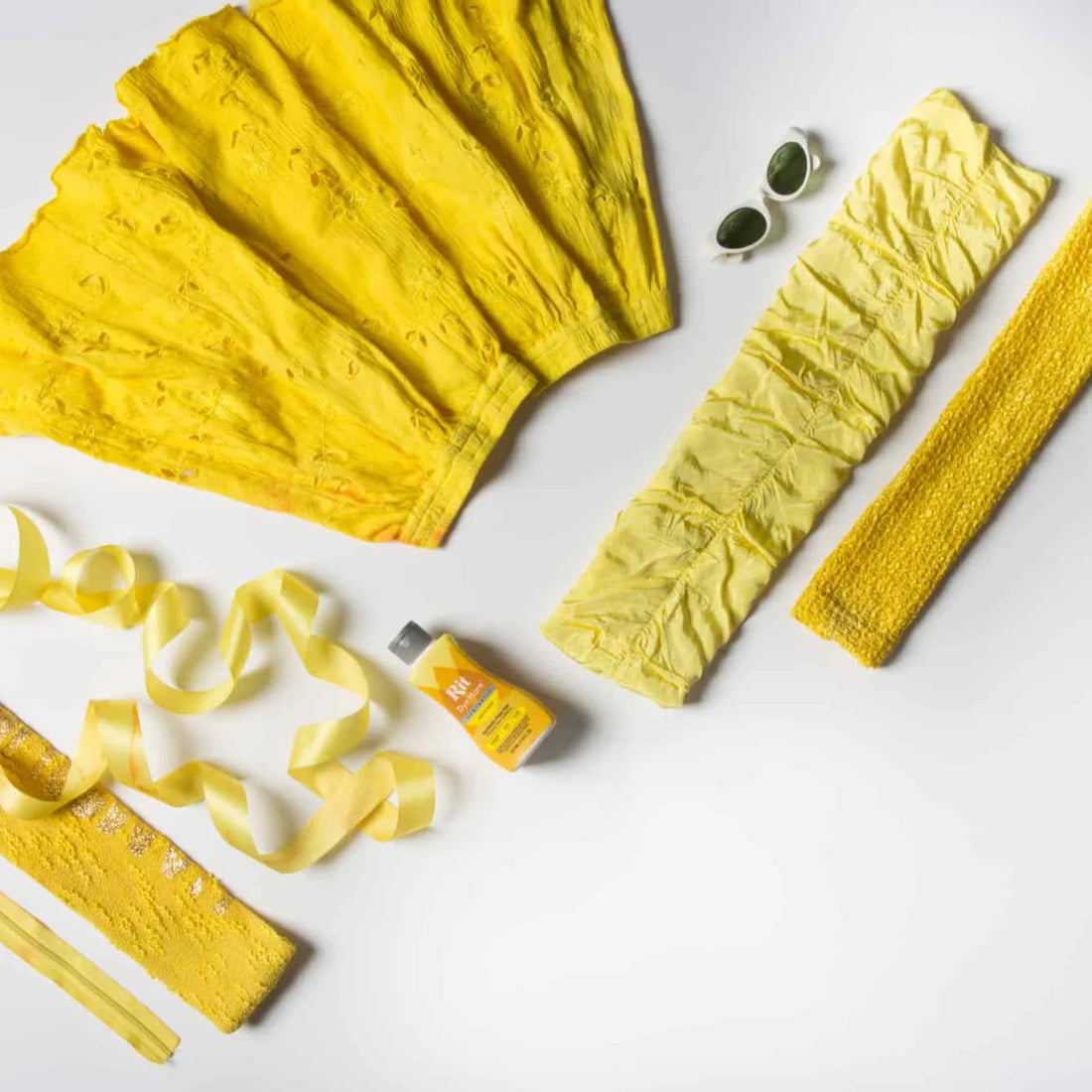 Rit DyeMore Liquid Daffodil Yellow / Líquido para Teñir Amarilllo Pintura para Tela Rit