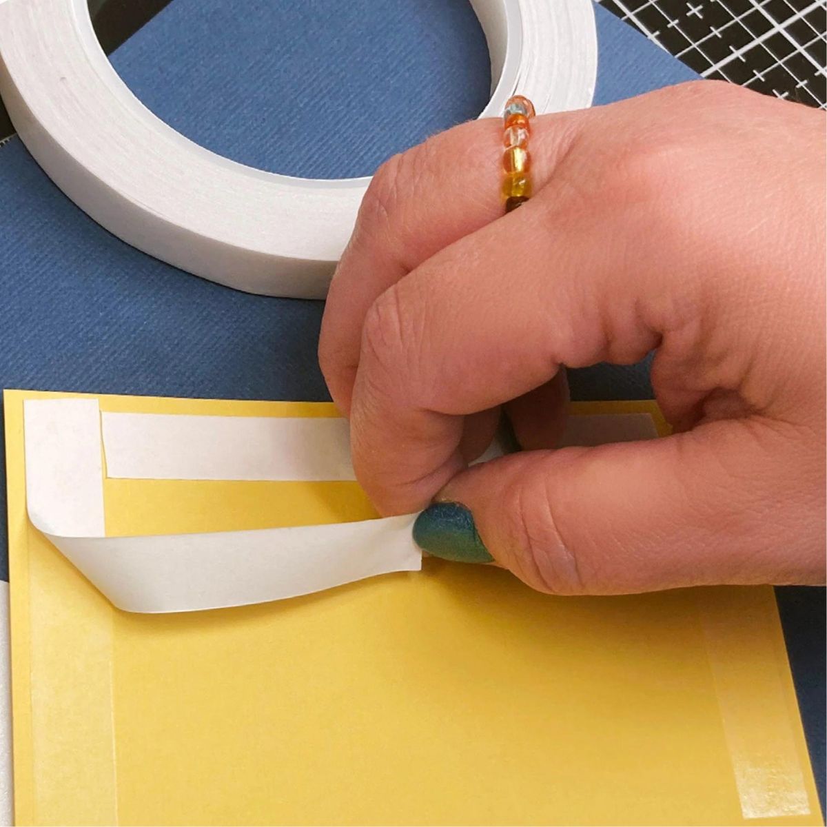 Double-Sided Tape 6 mm / Cinta de Papel Adhesiva Doble Cara Adhesivos / Pegamentos Craft Perfect