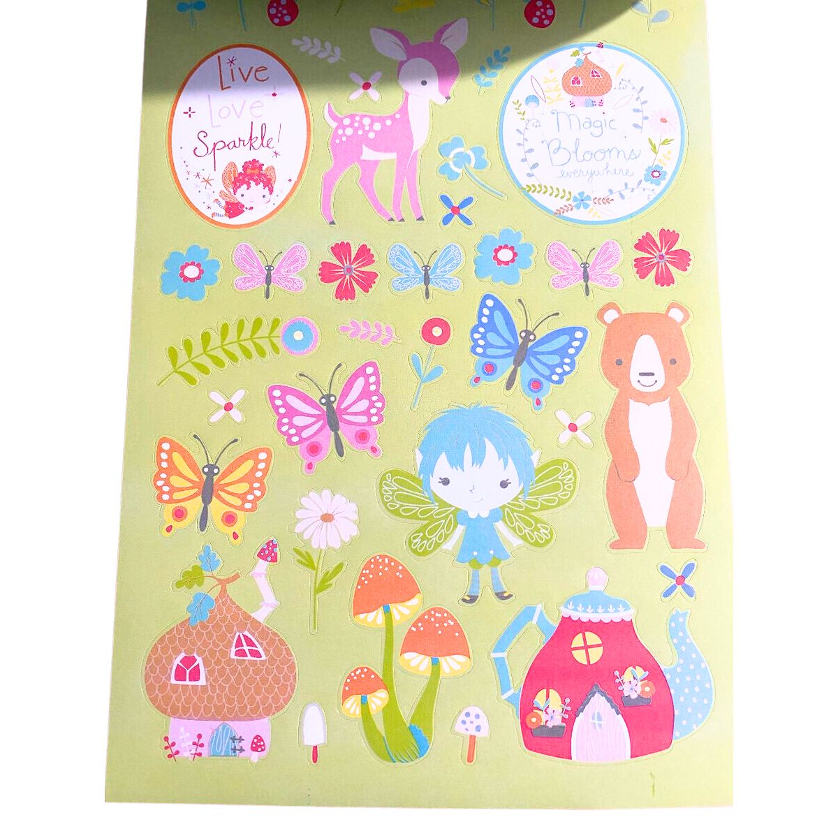 Sticker Book for Kids Magic Blooms / Libro con 276 Estampas Hadas y Flores Descontinuado Darice