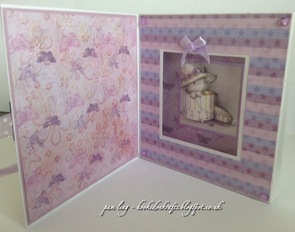 Flowers For You Embossing Folder / Folder de Grabado Flores Descontinuado Crafter&
