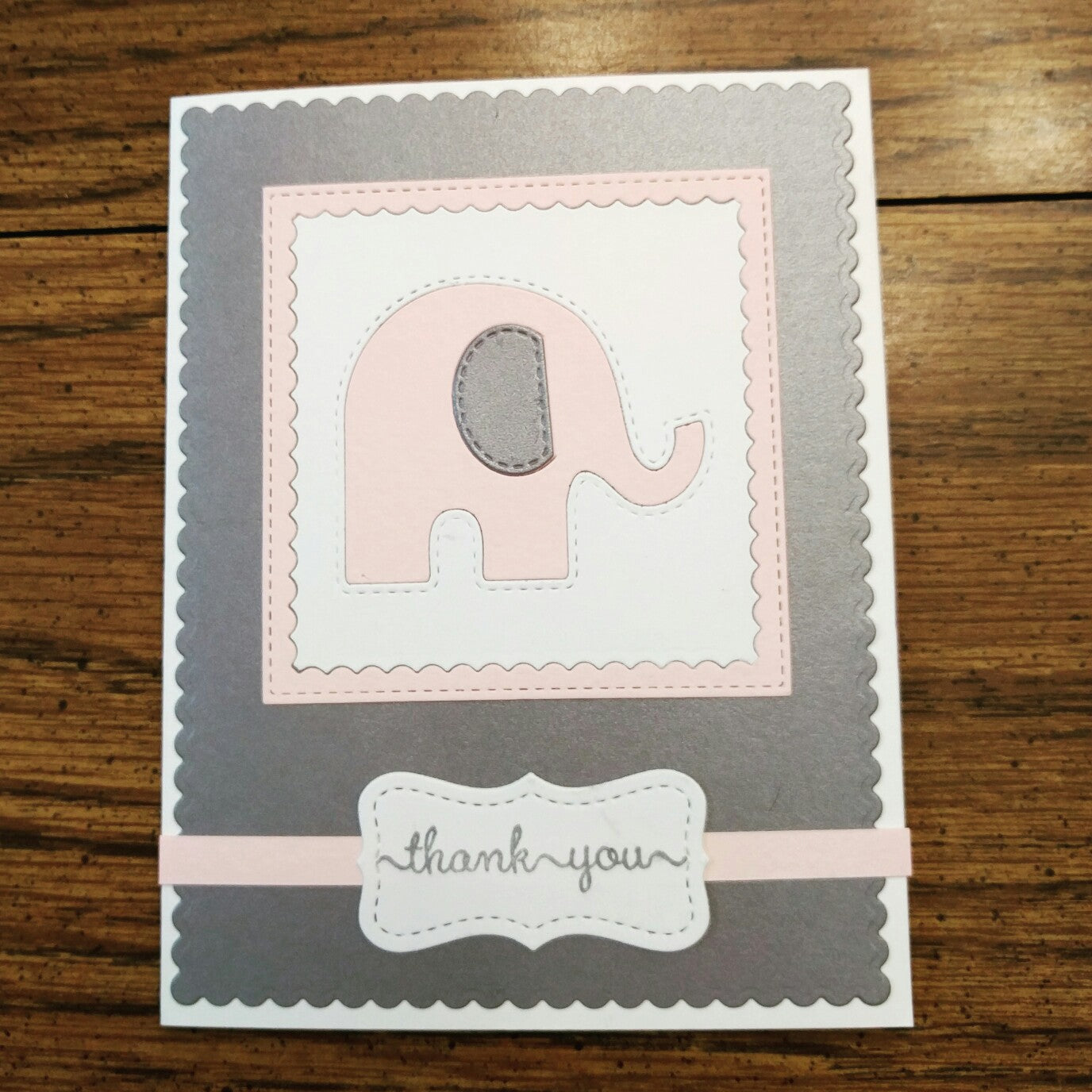 Stitched Elephant Die / Suaje de Corte Elefante Cosido Descontinuado Poppy Stamps
