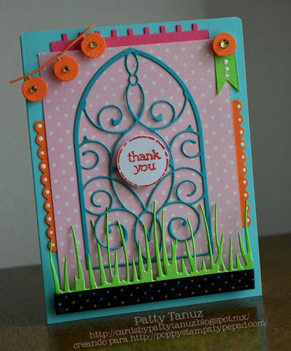 Grand Gothic Iron Work Die / Suaje de Corte Ventana Gótica Descontinuado Poppy Stamps