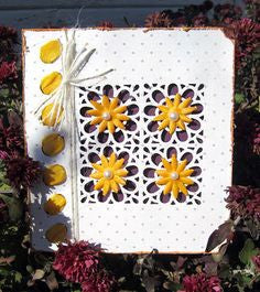All Over the Page Crochet Flower Pattern / Perforadora Flor Moños Descontinuado Martha Stewart