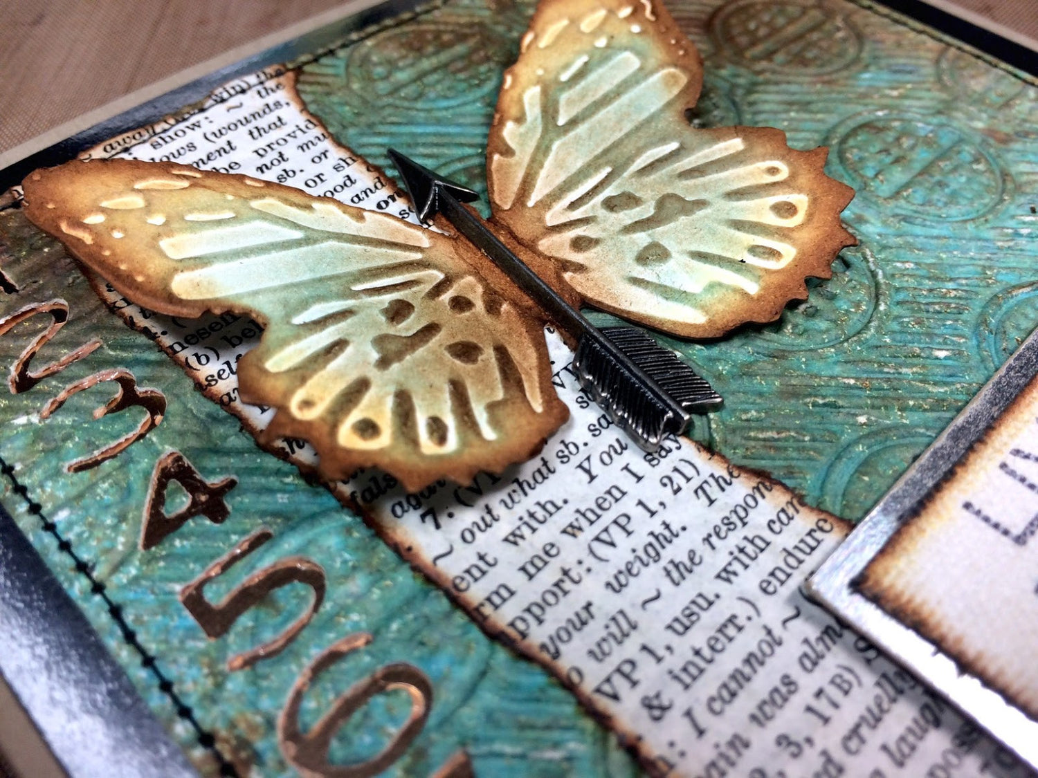 Distress Antique Linen Spray Stain / Tinta en Spray Amarillo Claro Descontinuado Ranger