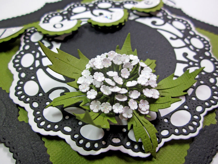 Ankara Lace Doily with Angel Wing Die / Suaje de Tapete de Encaje Descontinuado Cheery Lynn Designs