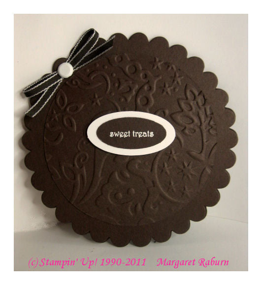 Extra Giga Scalloped Circle 3.5&quot; / Perforadora de Círculo de Escalopa Extra Grande 8.9 cm Descontinuado Marvy Uchida