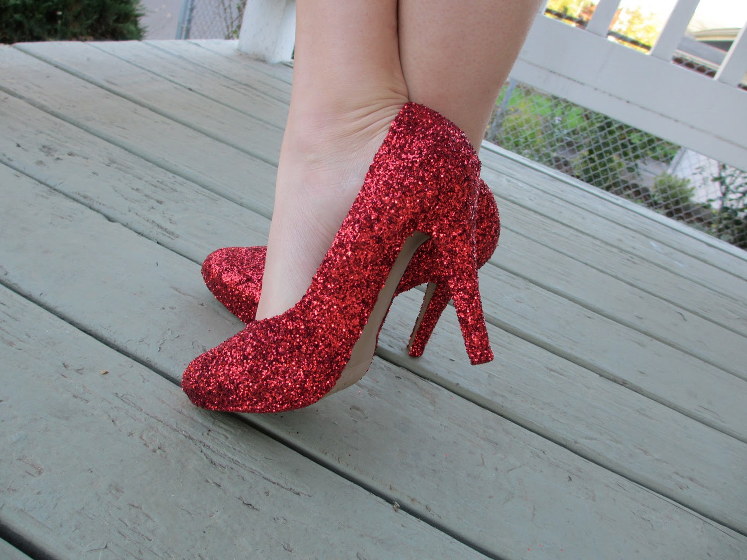 Resplendent Red Glitter Shimmer Spray / Spray de Decoración Rojo Brillante Descontinuado Krylon