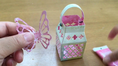 Thinlits Butterfly Lantern Die / Suaje de Linterna de Mariposa Descontinuado Sizzix