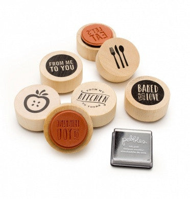 Wood Stamps From My Kitchen To Yours / Kit de Sellos de Madera Frases de Cocina Descontinuado Pebbles
