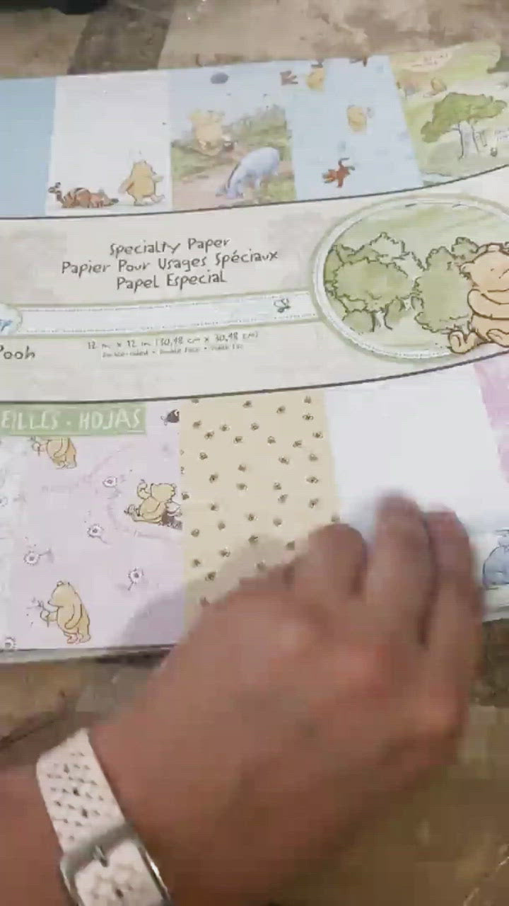 Disney Specialty Paper Pad Classic Pooh / 24 Hojas de Papel 12 x 12 Descontinuado Ek Success
