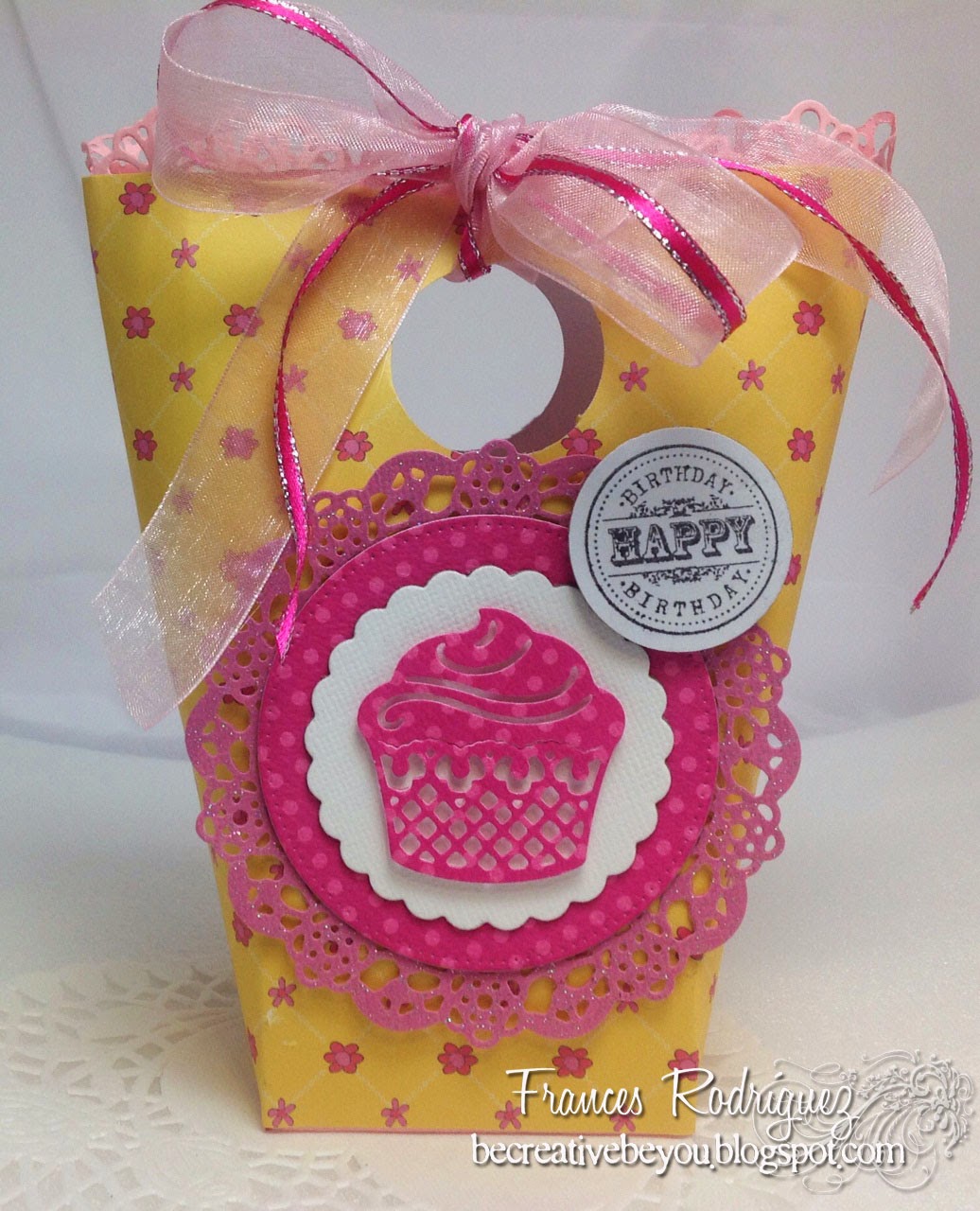 Cupcake Die / Suaje de Cupcake Descontinuado Cottage Cutz