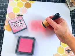 Tim Holtz Distress Oxide Worn Lipstick / Cojin de Tinta Efecto Oxidado Rojo Tintas Ranger