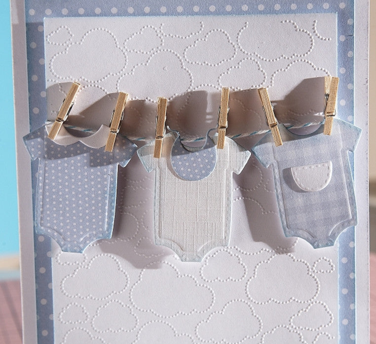 Dotty Clouds Embossing Folder/ Folder de Grabado de Nubes Descontinuado Crafter&