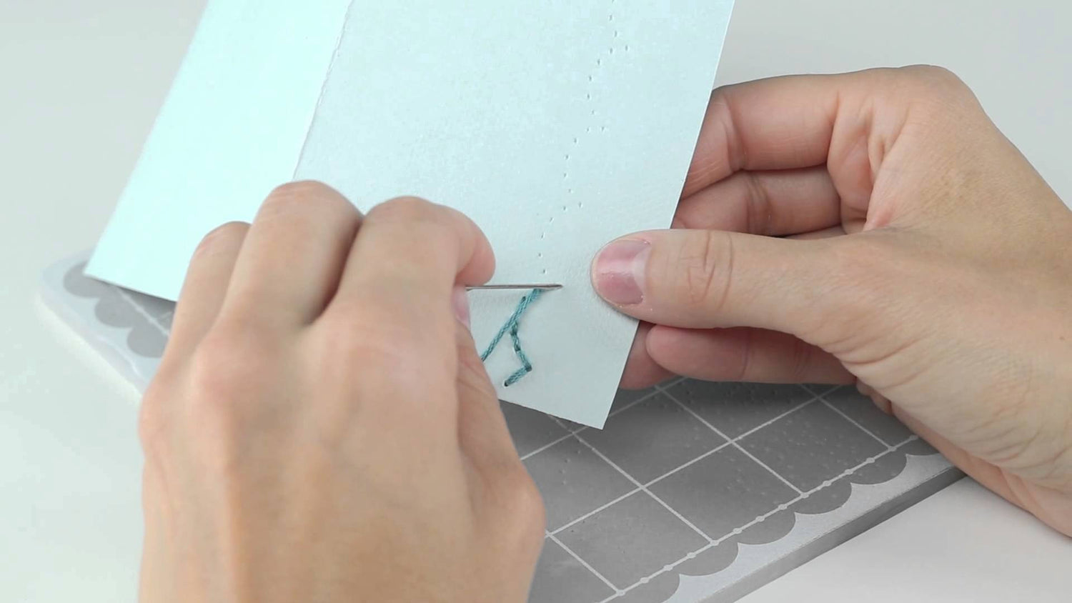 Sew Easy Kit + 2 / Set de Herramientas Para Coser Papel con Extras Descontinuado We R Memory Keepers