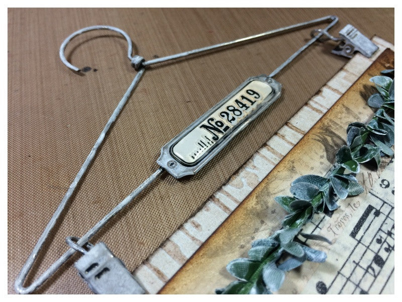 Display Hanger / Ganchos para Exhibición Descontinuado Tim Holtz
