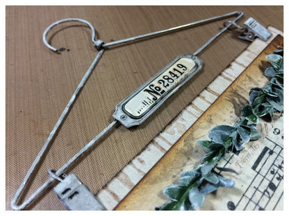 Display Hanger / Ganchos para Exhibición Descontinuado Tim Holtz